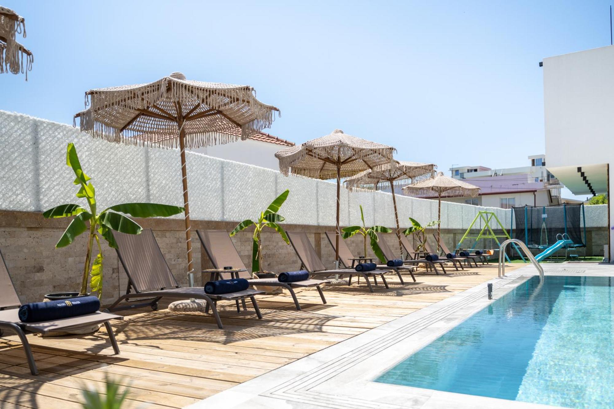Hotel Teuta Ulcinj Esterno foto